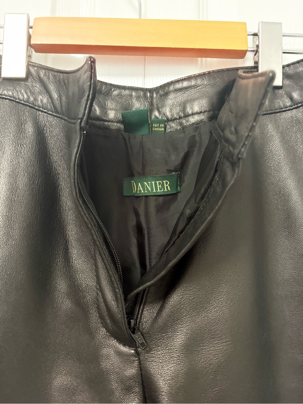 Vintage Danier Black Genuine Leather Pants – Size 2 - Picture 6 of 9